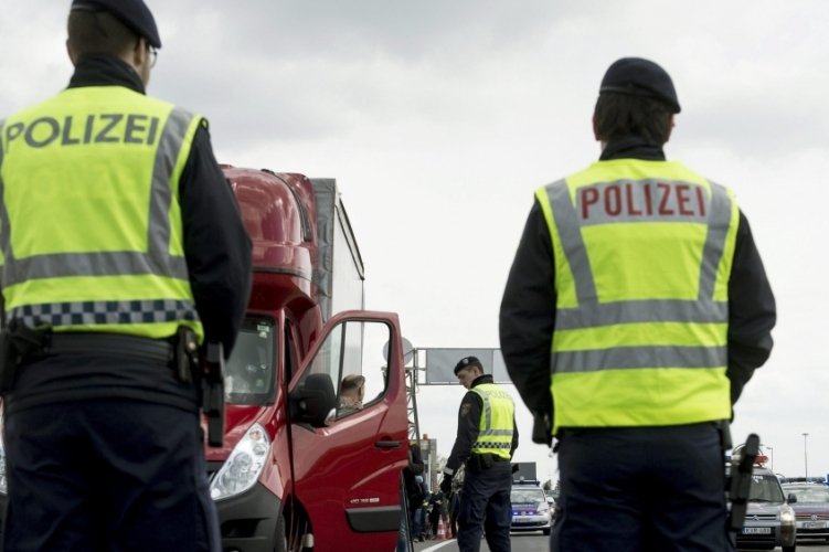 Ezer eurós környezetvédelmi bírsággal sújtottak egy erdélyi járművezetőt Ausztriában