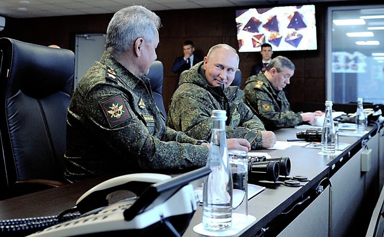 Putyin: az orosz hadseregé a kezdeményezés az ukrajnai hadszíntéren, a nyugati támogatás nem változtat semmin
