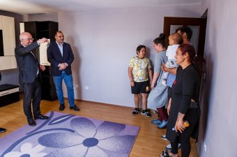 Pataréti romáknak adtak át szociális lakásokat Kolozsváron és környékén