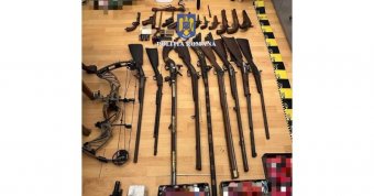 Több ezer lőszert és 24 lőfegyvert foglalt le a rendőrség egy temesvári férfitől