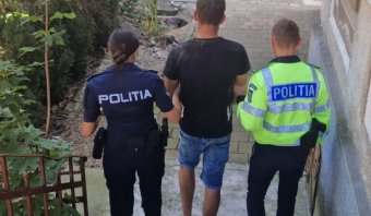 Jogosítvány nélkül, részegen felborult a kocsijával, utasa súlyosan megsérült: őrizetbe vették a Szilágy megyei férfit