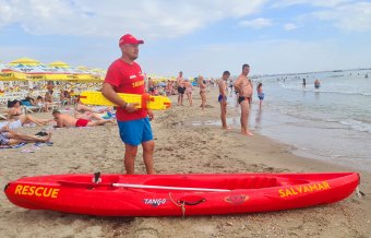 Fekete nap a román tengerparton: négyen megfulladtak, miután több embert is elsodort az erős hullámzás