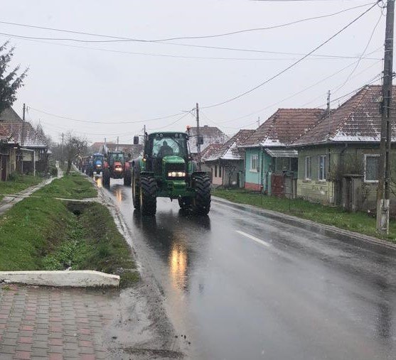 FRISSÍTVE - Mintegy hétezer traktoros gazda tüntet, lengyel, cseh és bolgár termelők is csatlakoznak a tiltakozáshoz