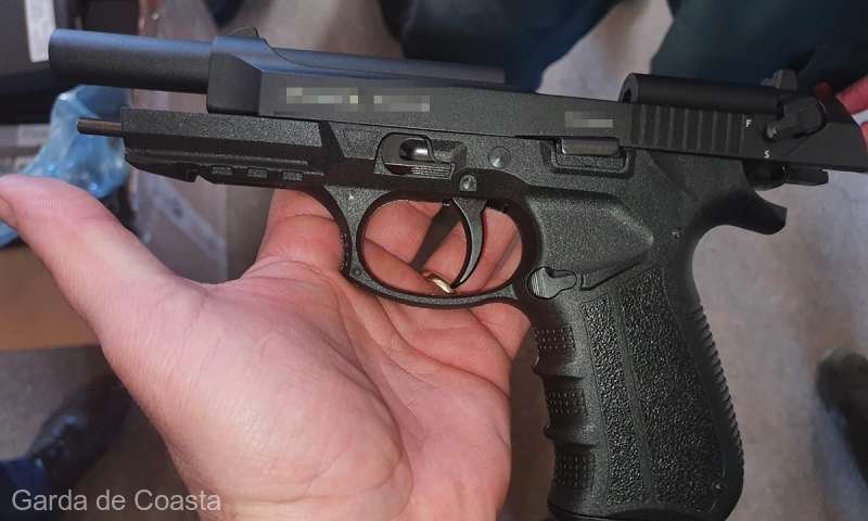 Egy kamionnyi pisztolyt akartak illegálisan Ukrajnába csempészni Románián keresztül