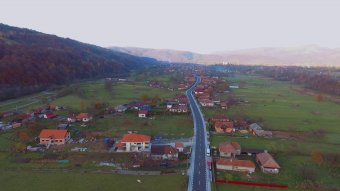 Hivatalosan is átadták az Erdélyi-szigethegység felújított útszakaszát Kolozs megyében