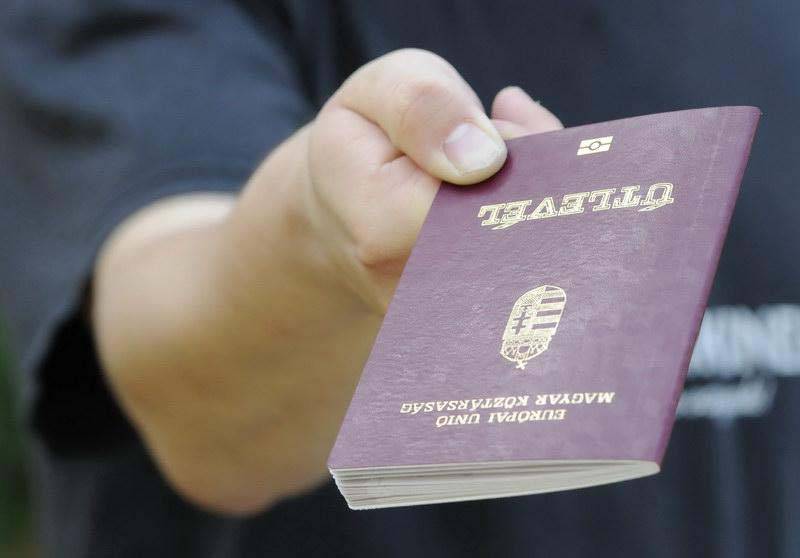 Most még inkább megéri tízéves magyar útlevelet igényelni