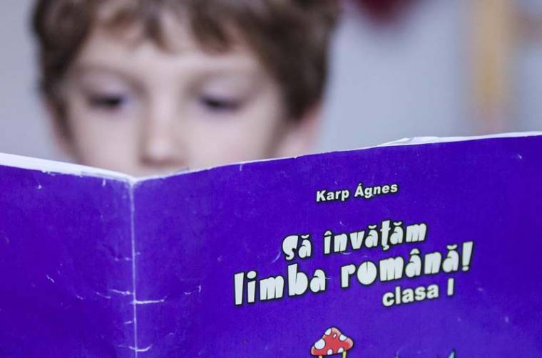 A román nyelv oktatására vonatkozó rendelet visszavonását kéri a romániai Magyar Szülők Szövetsége