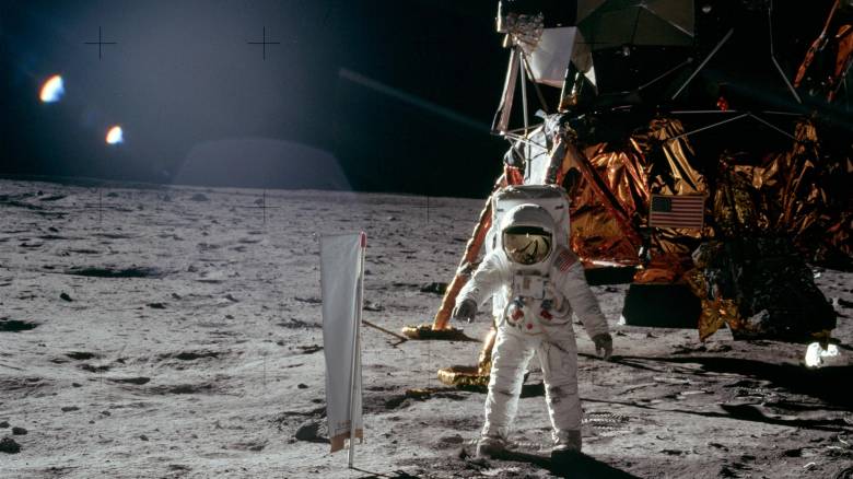 Apollo–11: földi holdmisszió?