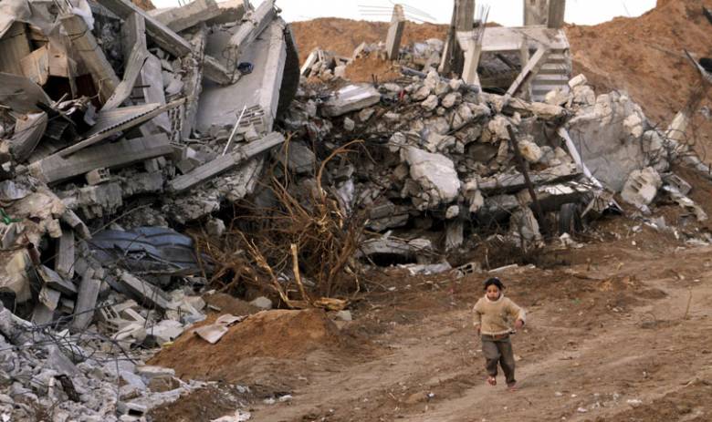 Izrael nekiindul, Gáza meghal