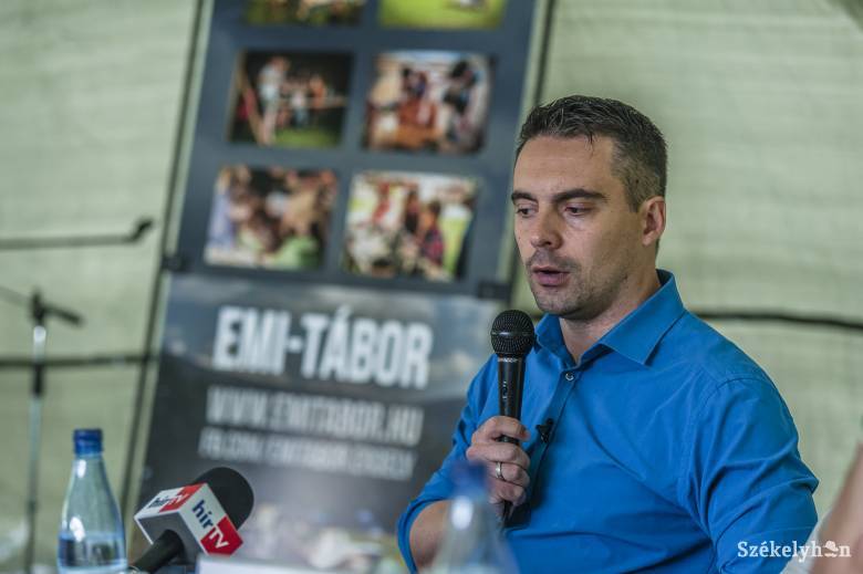 A Jobbik történetének dicstelen végjátéka – a Jakab-féle krumplilóbáló politikai színház kétélű fegyvernek bizonyult