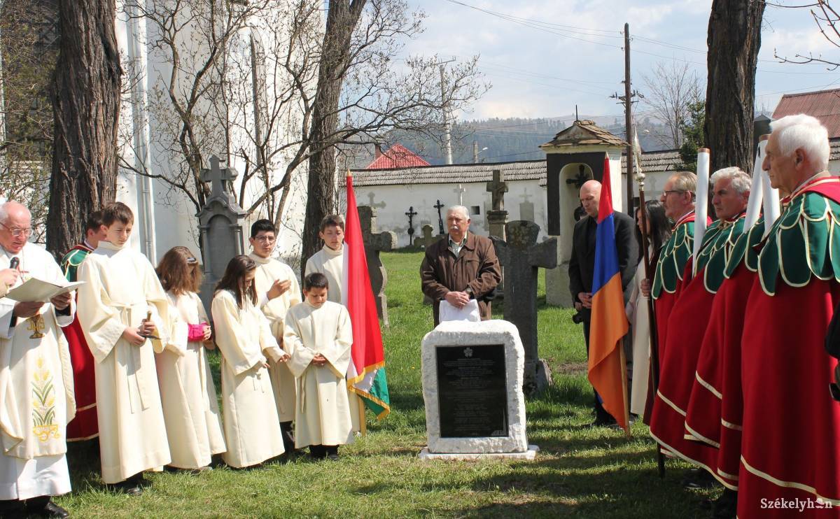 Emléktábla-avatás az Örmény Holokauszt századik évfordulóján