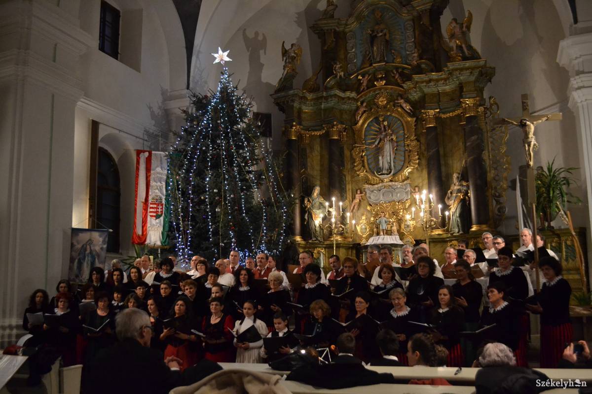 Karácsonyi ünnepi kóruskoncertet tartanak Gyergyószentmiklóson