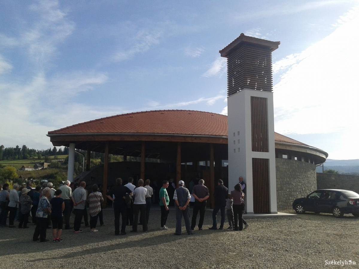 Kápolnát avatott a maroshévízi református közösség