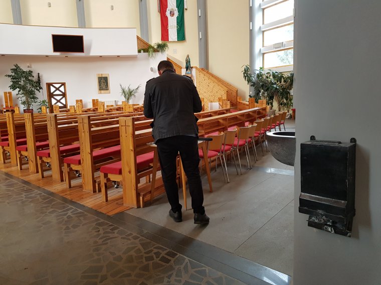 Perselypénz bankkártyával: ma már egyre több erdélyi katolikus templomban van rá lehetőség