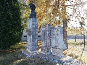 Felújítják a gyergyószentmiklósi Petőfi-szobrot
