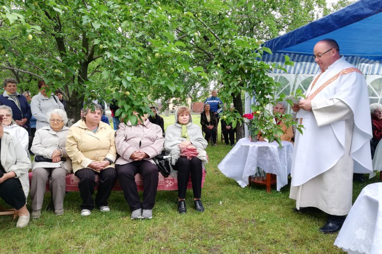Búcsús szentmisét tartottak a gyergyószentmiklósi Szent László parkban