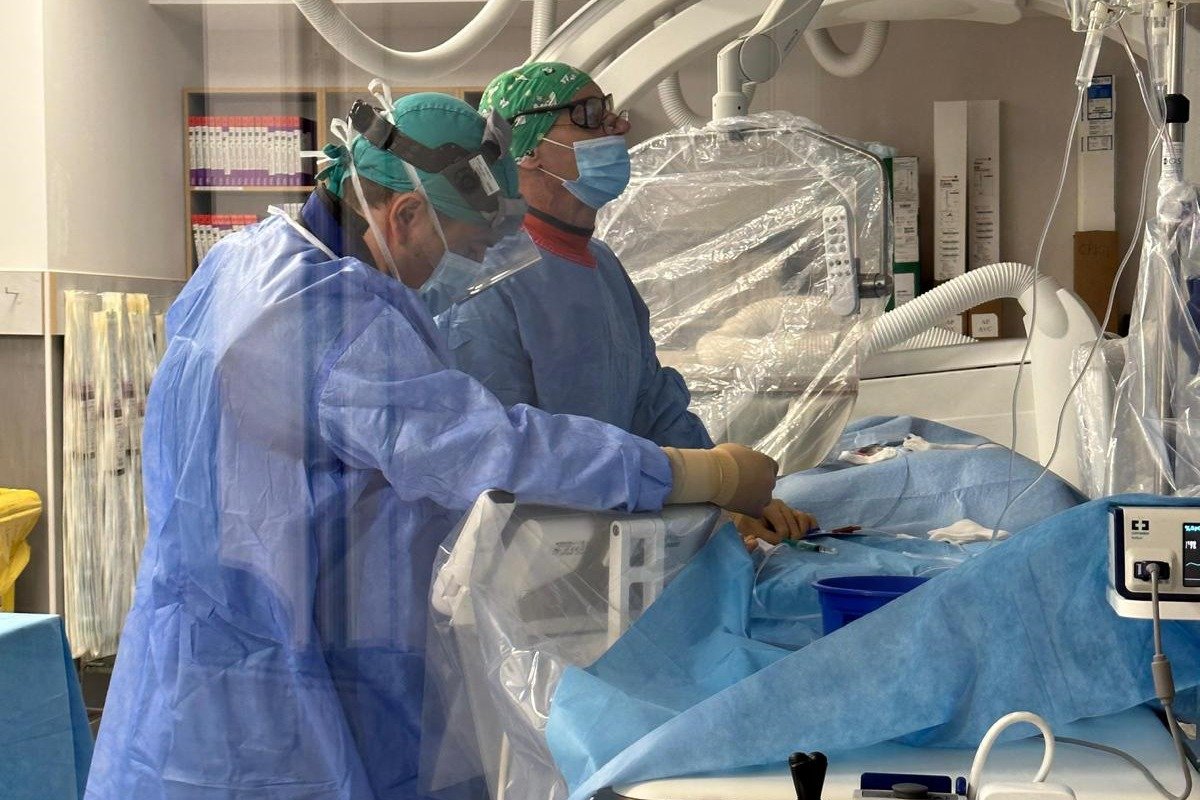 Különleges műtéttel mentették meg egy tíznapos csecsemő életét Marosvásárhelyen