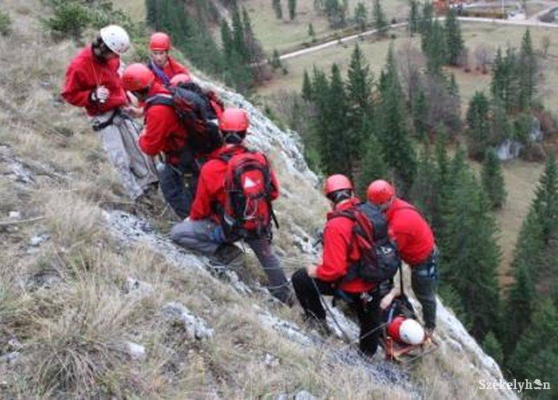 Eltévedt magyar túrázókat mentettek meg a Királykő-hegységben