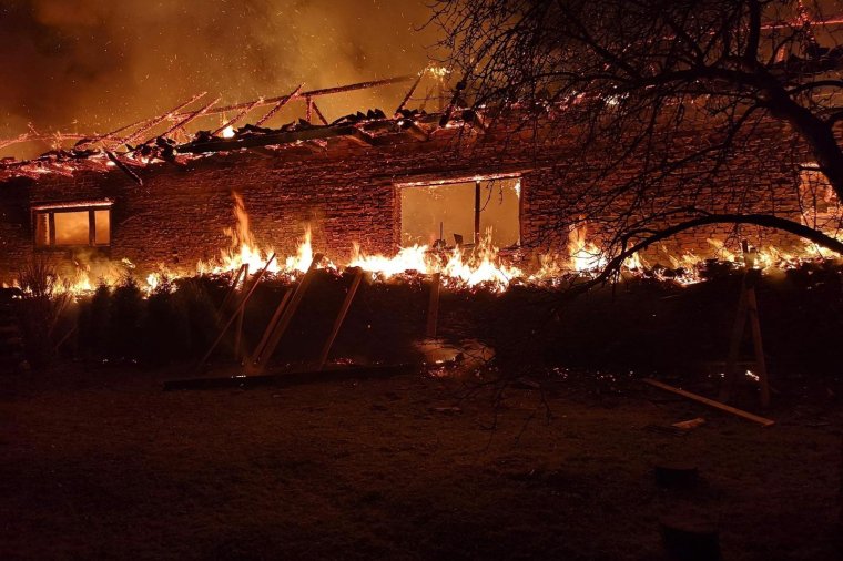 Melléképületek égtek Orbaiszéken, ház gyúlt ki Sepsiszentgyörgyön