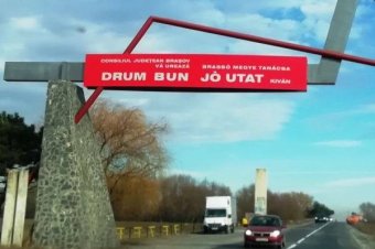 Brassó megyei fellebbezés a magyar felirat védelmében – bosszankodik a „nemzetféltő” Tanasă