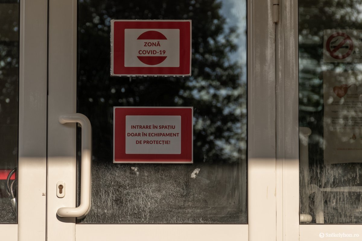 Egyre súlyosabb: újabb csúcson az egy nap alatt visszaigazolt fertőzésszám, Orban szabotázst kiált