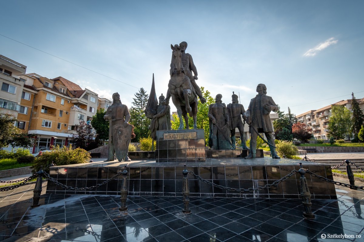 Kovászna megye prefektusa is elítéli a szoborrongálást