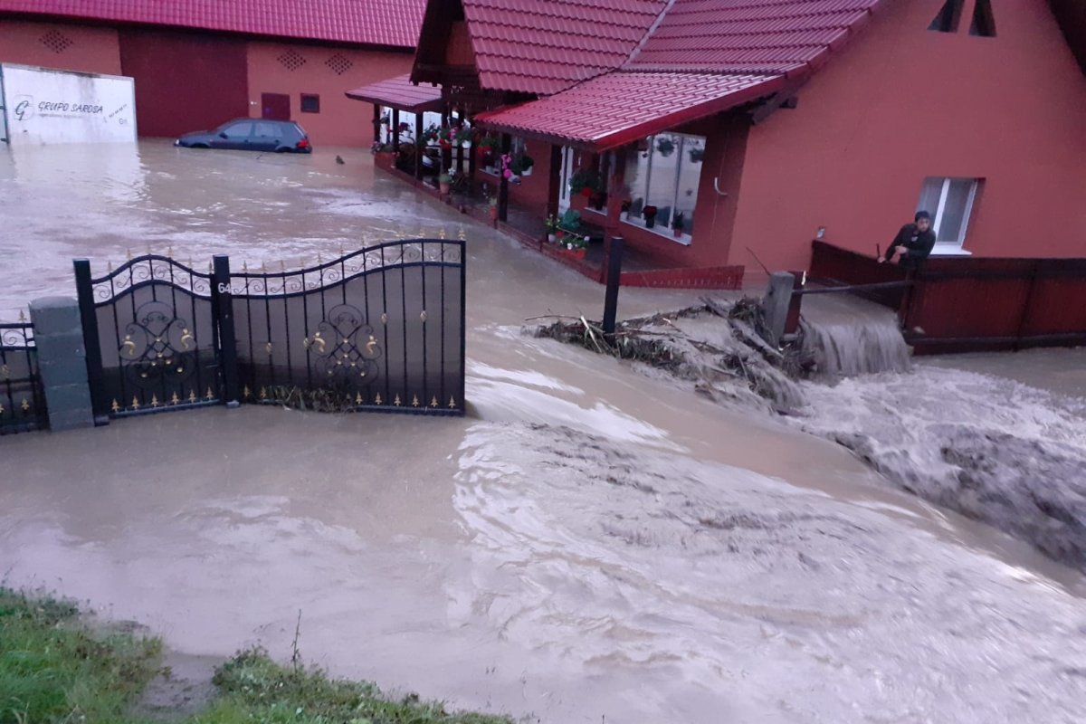 Emberéletet is követelt a pusztító áradás – több erdélyi megyében okozott kárt a hétvégi viharos időjárás