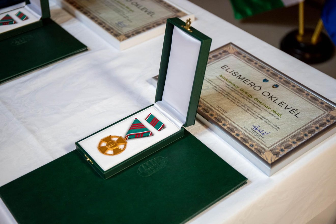 A háromszéki és brassói közösségek iránymutatói részesültek állami kitüntetésben