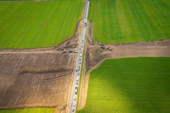 Látványos drónfotók Sepsiszentgyörgy épülő terelőútjáról
