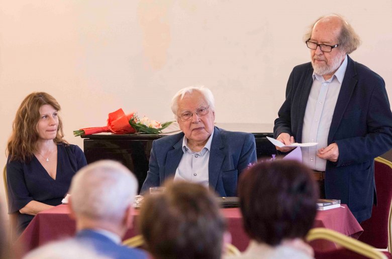 Borcsa János irodalomtörténész két könyvét mutatják be Kovásznán