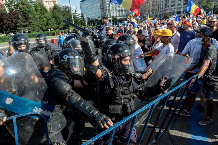 Főmumus nélküli bukaresti tüntetők az egyéves évfordulón – Az USR–PLUS húzhat politikai hasznot a caracali ügyből