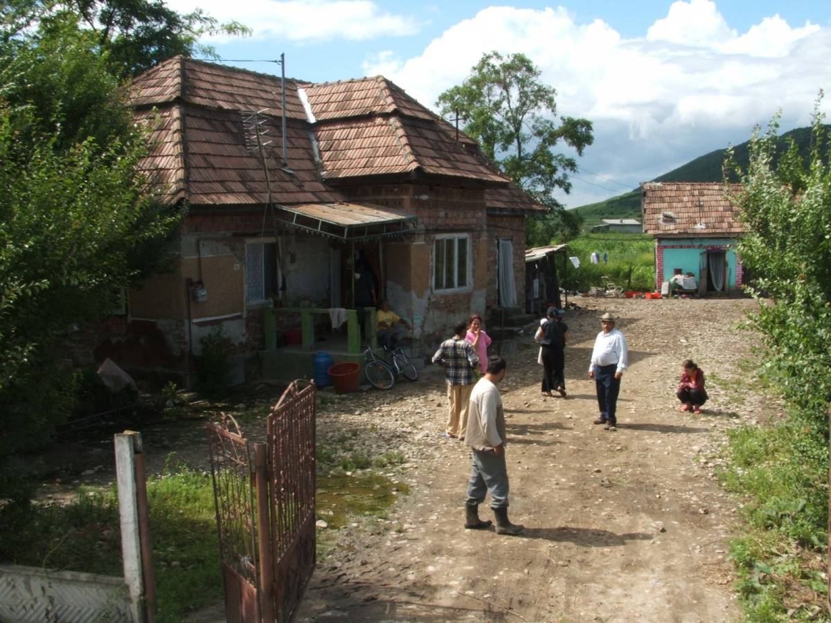Fizetésre kötelezik a kormányt a hadrévi romák ügyében
