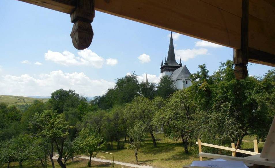 Irodalommal a turizmusért – Jékely-kertet avattak a kalotaszegi Magyarvalkón