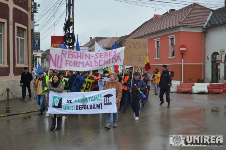 Tüntetés Szászsebesen az újabb formaldehidgyár ellen