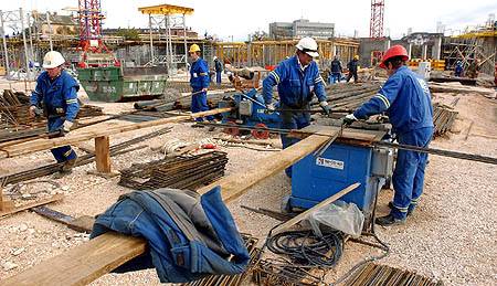 Megdöntötte az elmúlt tíz év rekordját a romániai munkavállalók száma