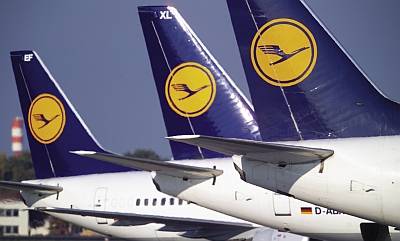 Ukrajna elhagyására szólítja polgárait Német- és Franciaország, a Lufthansa nem repül Kijevbe