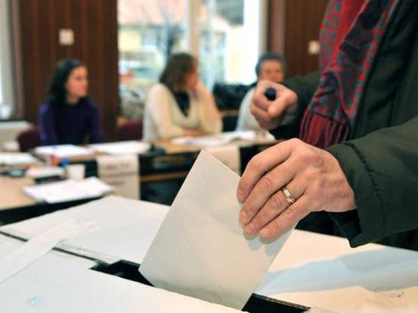 Népszavazás: közel 19 millió szavazópolgárt várnak az urnák elé