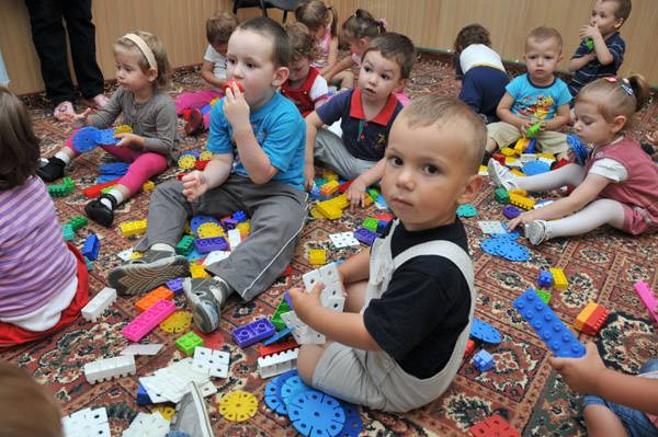 Előnyben a kolozsvári csecsemők – elsősorban a városban élő gyerekekkel töltené be a bölcsődei helyeket az önkormányzat