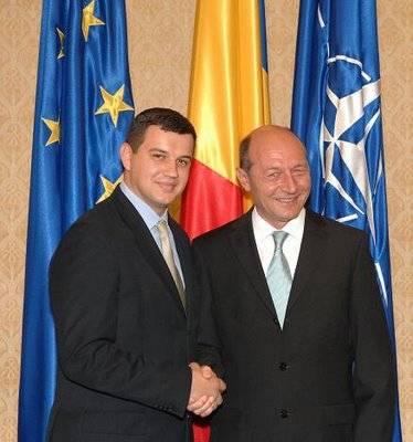 Színpadra lépett a „Băsescu-párt”