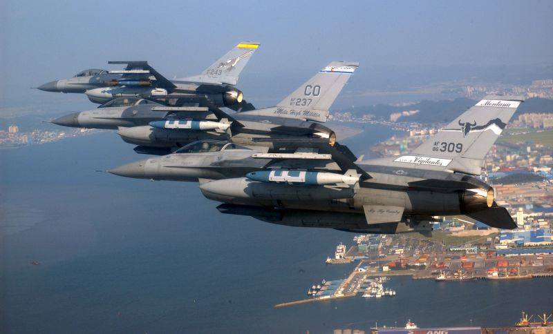 Bukarest hamarosan üzletet köt 36 F-16-os vadászgép vásárlásáról