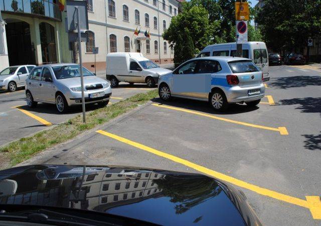 Marad a patthelyzet: nem rendeződött a parkolás kérdése Váradon