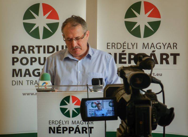 FRISSÍTVE: Toró T. Tibort kéri fel az ügyvezető elnöki feladatok ellátására az EMNP új elnöke