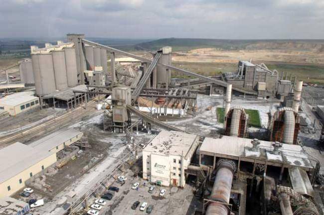 Romániai cementgyárait is eladja a francia Lafarge