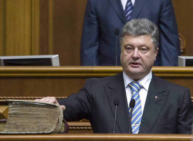 Aláírta a sokat vitatott nyelvtörvényt a még hivatalban lévő ukrán elnök