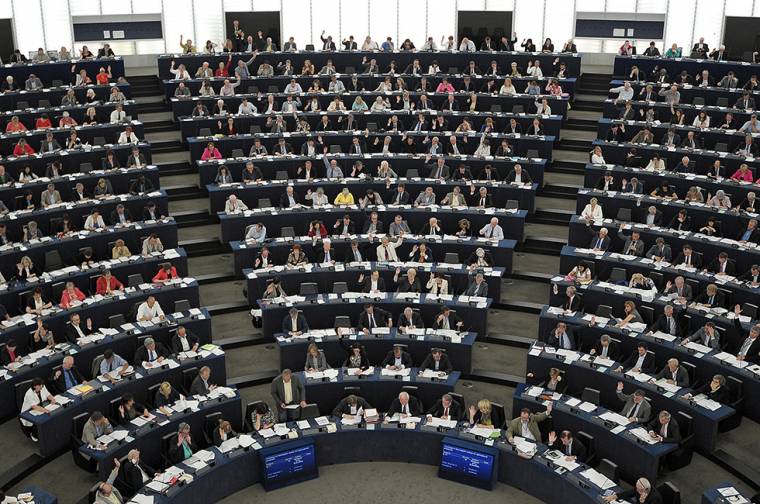 Megszavazta az Európai Parlament a romániai jogállamiság helyzetéről szóló jelentést