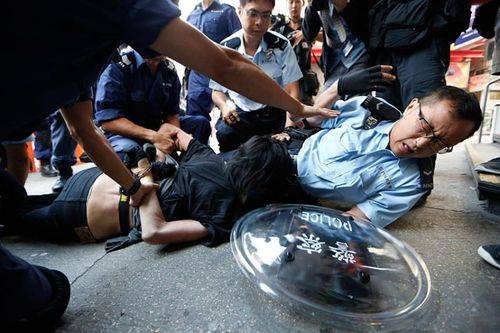 Kína: Hongkong belügy