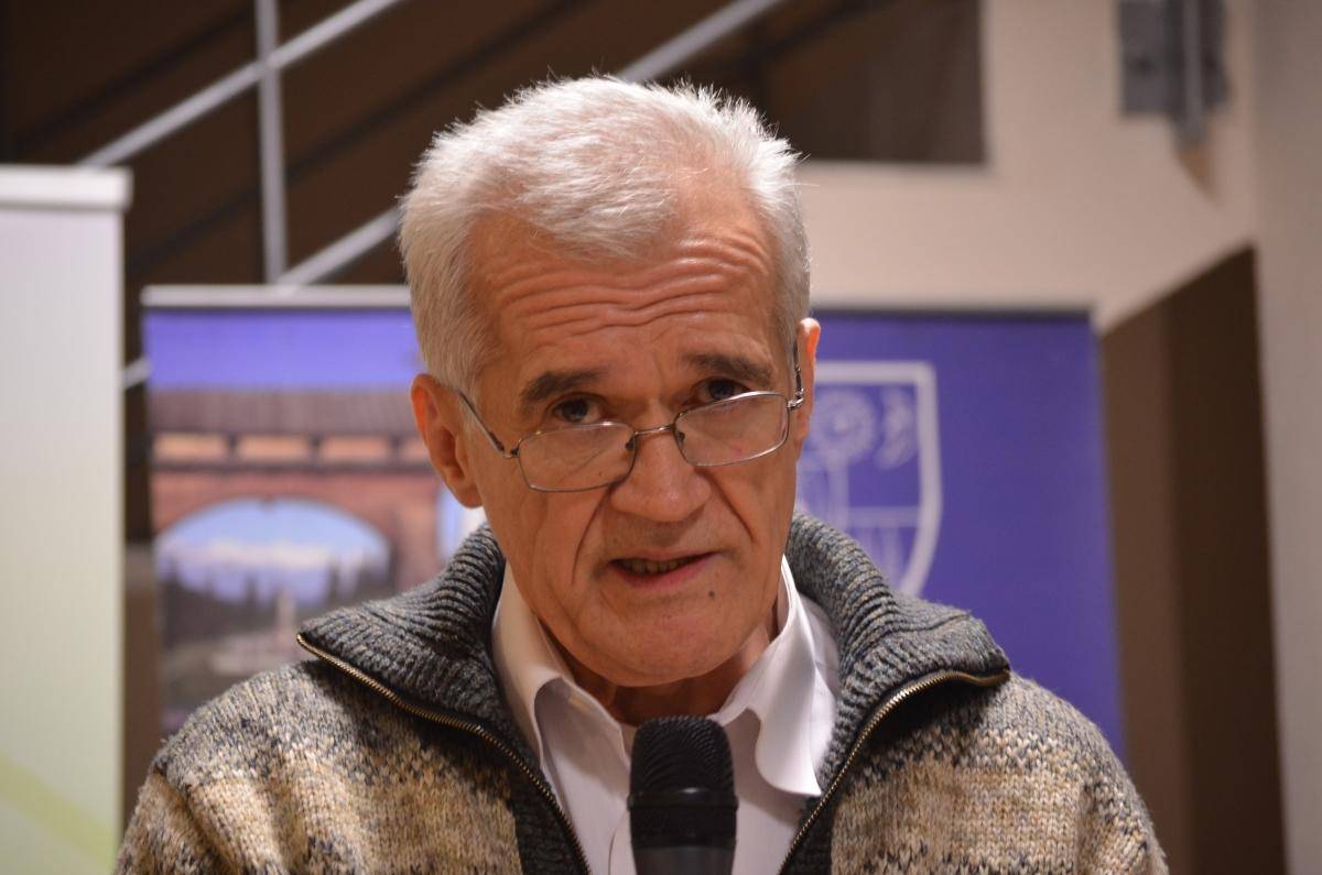 Kossuth-díjat kapott Farkas Árpád sepsiszentgyörgyi költő, író, műfordító