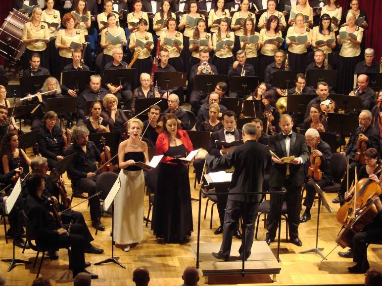 Változatos koncertkínálat extrákkal a váradi filharmóniában