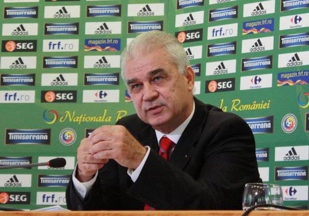 Iordănescu büntetést követel a játékosait visszatartó Steauának