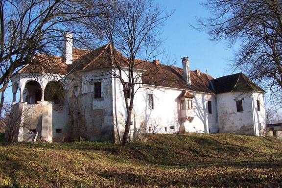 Az erdélyi főúri élet múzeumát alakítják ki a miklósvári Kálnoky-kastélyban